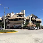 Huge Apartment, Steps To The Beach & Lifestyle