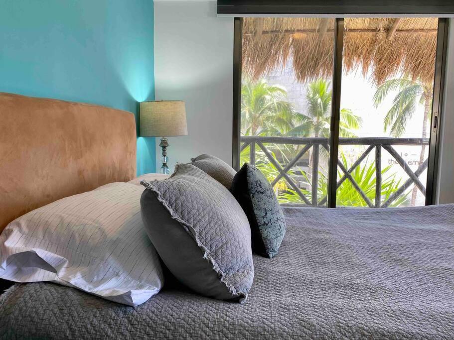 Apartamento Huge Apartment, Steps To The & Lifestyle