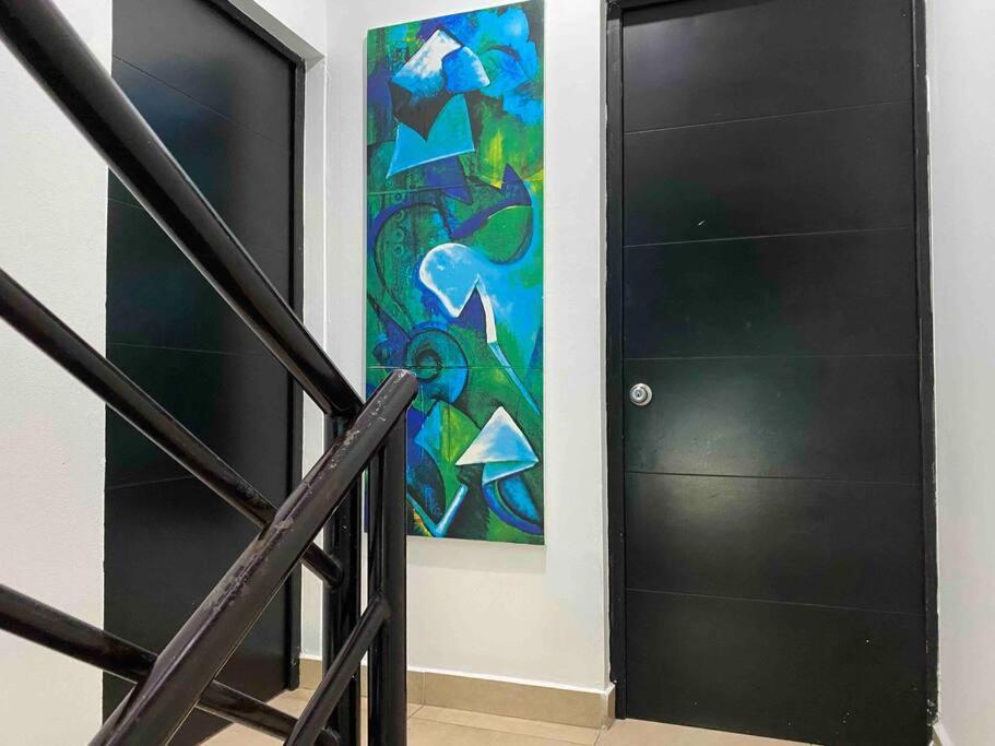 Huge Apartment, Steps To The & Lifestyle *