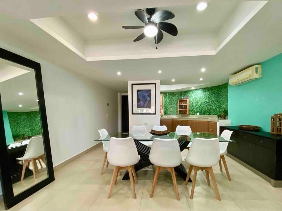 Huge Apartment, Steps To The & Lifestyle Playa del Carmen